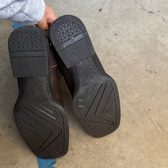 Ariat Black and Brown Western Boots - Picture 4 of 5